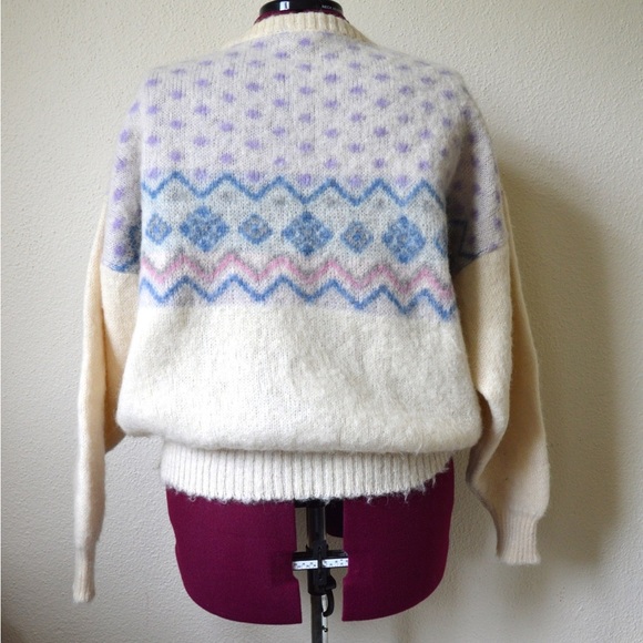 Vintage Alafoss Icewool Cream Pure Wool Print Sweater Pristine Condition Medium - Picture 6 of 9